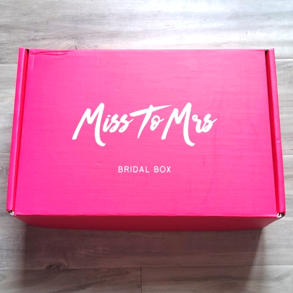 Miss to Mrs box - Picture 3 of 3